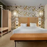 Radisson 4*